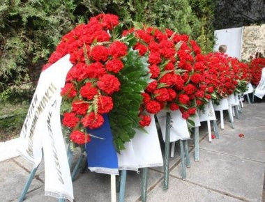 Αρχίσαμε: Ομάδα αναρχικών κατέλαβε το Πολυτεχνείο «για να χαλάσει το πάρτι»
